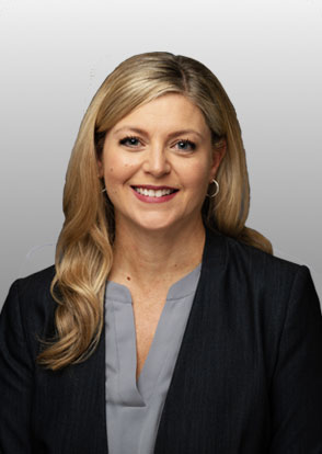 headshot of wealth advisor Robin Austin